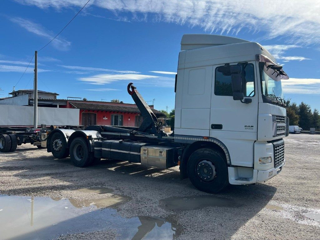 DAF XF530 SCARRABILE - Haakarmsysteem vrachtwagen: afbeelding 4 DAF XF530 SCARRABILE - Haakarmsysteem vrachtwagen: afbeelding 4