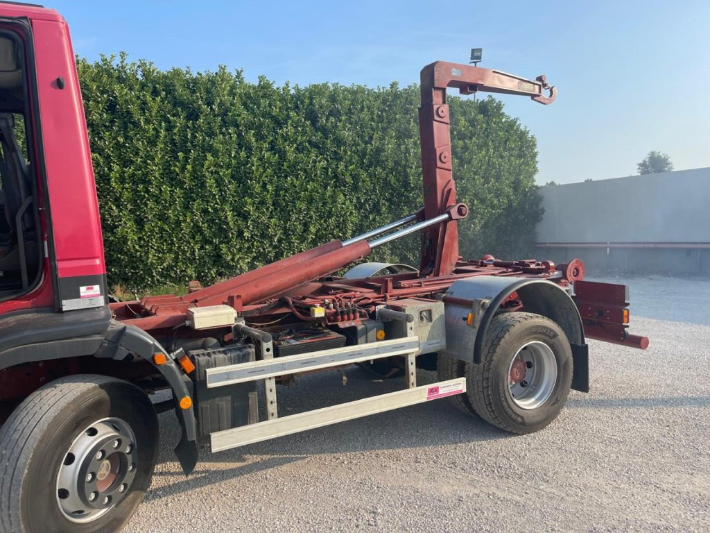 FIAT IVECO EUROCARGO 150E23 - Haakarmsysteem vrachtwagen: afbeelding 4 FIAT IVECO EUROCARGO 150E23 - Haakarmsysteem vrachtwagen: afbeelding 4