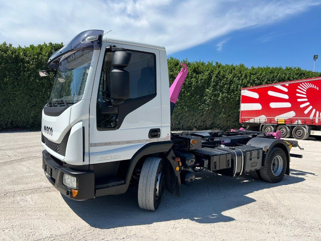 IVECO 120EL18 SCARRABILE - Haakarmsysteem vrachtwagen: afbeelding 2 IVECO 120EL18 SCARRABILE - Haakarmsysteem vrachtwagen: afbeelding 2