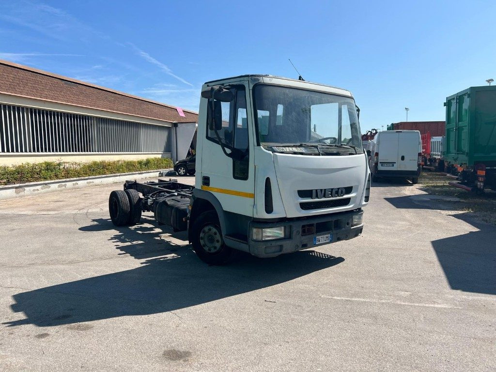 IVECO 80E15 A TELAIO - Chassis vrachtwagen: afbeelding 2 IVECO 80E15 A TELAIO - Chassis vrachtwagen: afbeelding 2