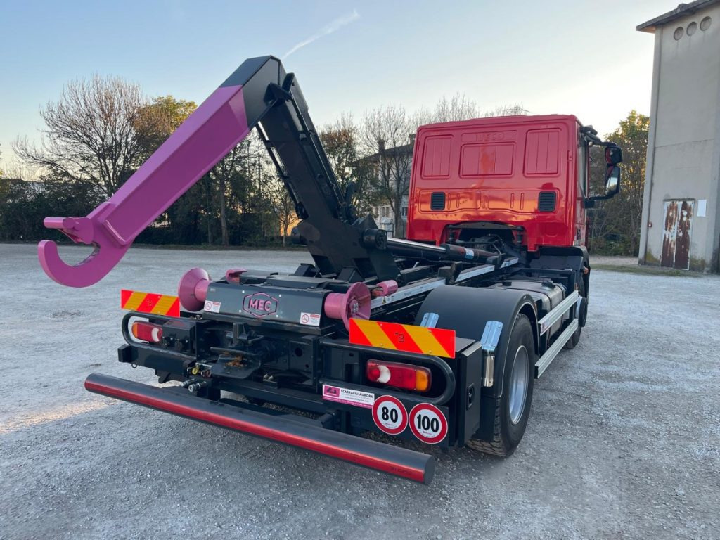 IVECO EUROCARGO 160E32 CON SCARRABILE NUOVO - Haakarmsysteem vrachtwagen: afbeelding 5 IVECO EUROCARGO 160E32 CON SCARRABILE NUOVO - Haakarmsysteem vrachtwagen: afbeelding 5