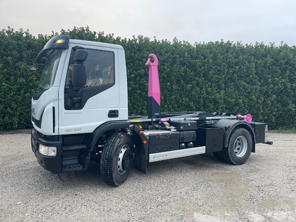 IVECO EUROCARGO 180K32 SCARRABILE NUOVO - Haakarmsysteem vrachtwagen: afbeelding 2 IVECO EUROCARGO 180K32 SCARRABILE NUOVO - Haakarmsysteem vrachtwagen: afbeelding 2