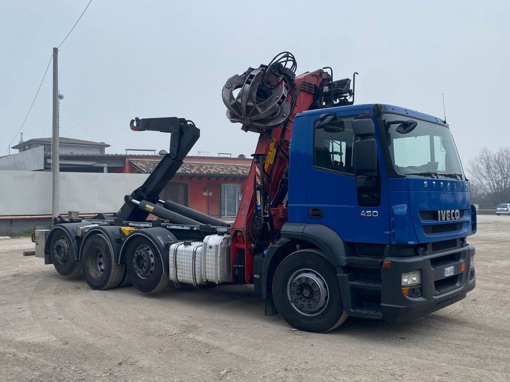 IVECO STRALIS 260.450 SCARRABILE CON GRU - Haakarmsysteem vrachtwagen: afbeelding 1 IVECO STRALIS 260.450 SCARRABILE CON GRU - Haakarmsysteem vrachtwagen: afbeelding 1