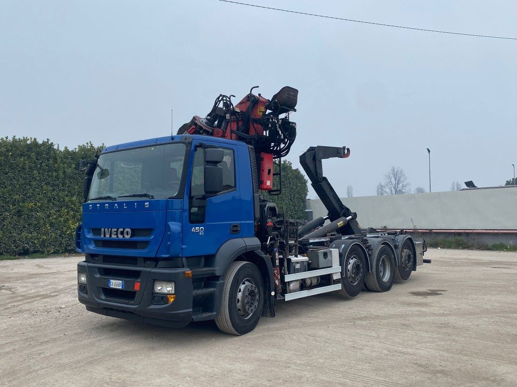 Haakarmsysteem vrachtwagen IVECO STRALIS 260.450 SCARRABILE CON GRU: afbeelding 6