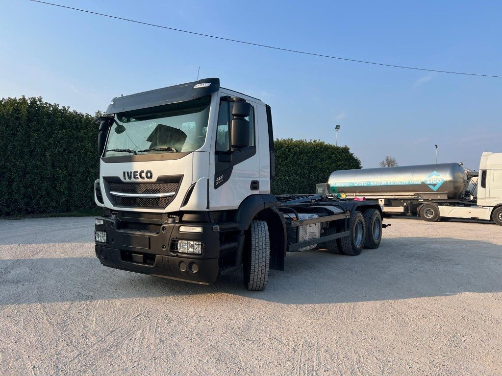 IVECO STRALIS 460 X-WAY USATO SCARRABILE 6X4 - Haakarmsysteem vrachtwagen: afbeelding 1 IVECO STRALIS 460 X-WAY USATO SCARRABILE 6X4 - Haakarmsysteem vrachtwagen: afbeelding 1