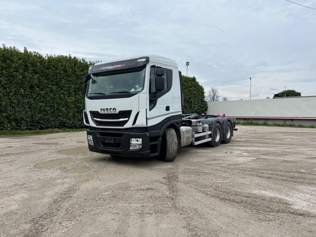 IVECO STRALIS X-WAY 510 TRAKKER SCARRABILE - Haakarmsysteem vrachtwagen: afbeelding 1 IVECO STRALIS X-WAY 510 TRAKKER SCARRABILE - Haakarmsysteem vrachtwagen: afbeelding 1