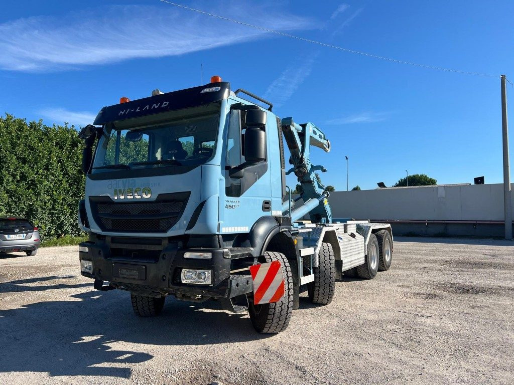 IVECO TRAKKER 450 SCARRABILE - Haakarmsysteem vrachtwagen: afbeelding 2 IVECO TRAKKER 450 SCARRABILE - Haakarmsysteem vrachtwagen: afbeelding 2
