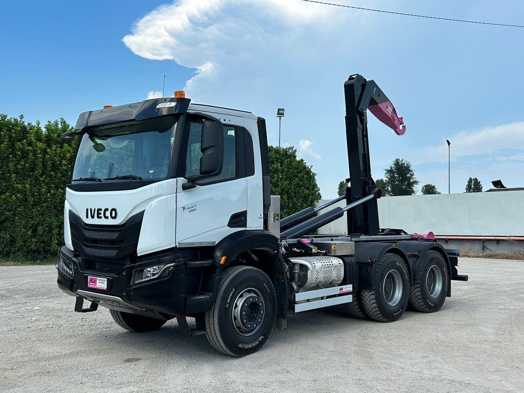 IVECO TRAKKER T-WAY AD380T NUOVO SCARRABILE - Haakarmsysteem vrachtwagen: afbeelding 1 IVECO TRAKKER T-WAY AD380T NUOVO SCARRABILE - Haakarmsysteem vrachtwagen: afbeelding 1