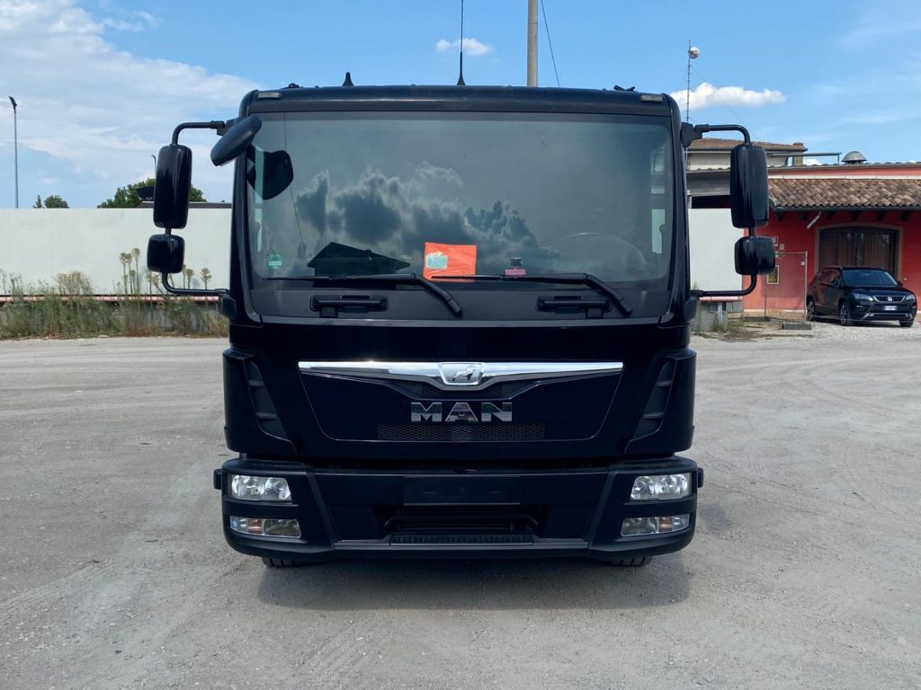 MAN TGL 12.220 CON SCARRABILE NUOVO - Haakarmsysteem vrachtwagen: afbeelding 2 MAN TGL 12.220 CON SCARRABILE NUOVO - Haakarmsysteem vrachtwagen: afbeelding 2