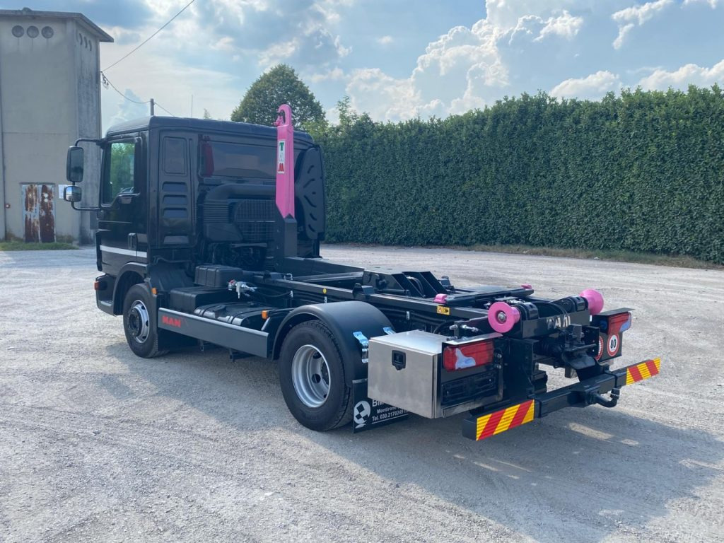 MAN TGL 12.220 CON SCARRABILE NUOVO - Haakarmsysteem vrachtwagen: afbeelding 5 MAN TGL 12.220 CON SCARRABILE NUOVO - Haakarmsysteem vrachtwagen: afbeelding 5