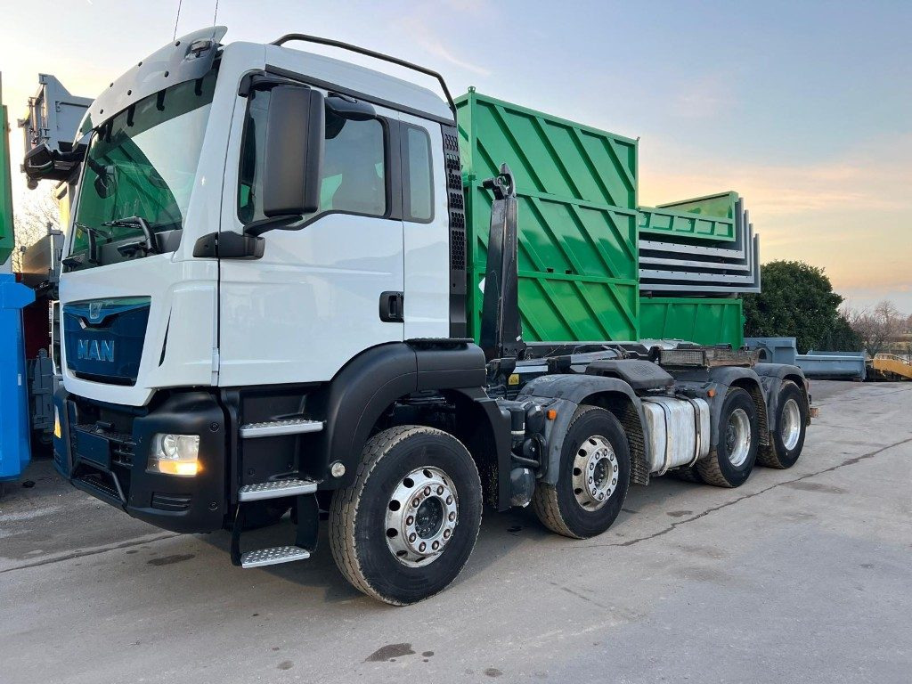 MAN TGS 35.480 SCARRABILE USATO 8X4 - Haakarmsysteem vrachtwagen: afbeelding 1 MAN TGS 35.480 SCARRABILE USATO 8X4 - Haakarmsysteem vrachtwagen: afbeelding 1