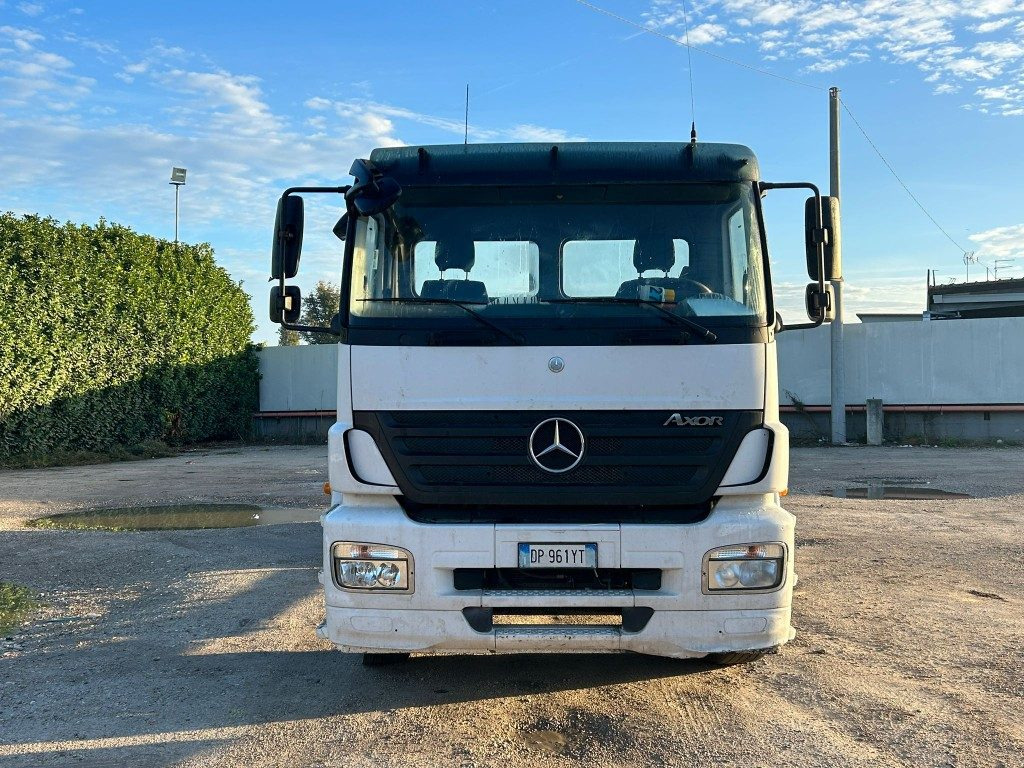 MERCEDES-BENZ MERCEDES 2533 SCARRABILE - Haakarmsysteem vrachtwagen: afbeelding 2 MERCEDES-BENZ MERCEDES 2533 SCARRABILE - Haakarmsysteem vrachtwagen: afbeelding 2