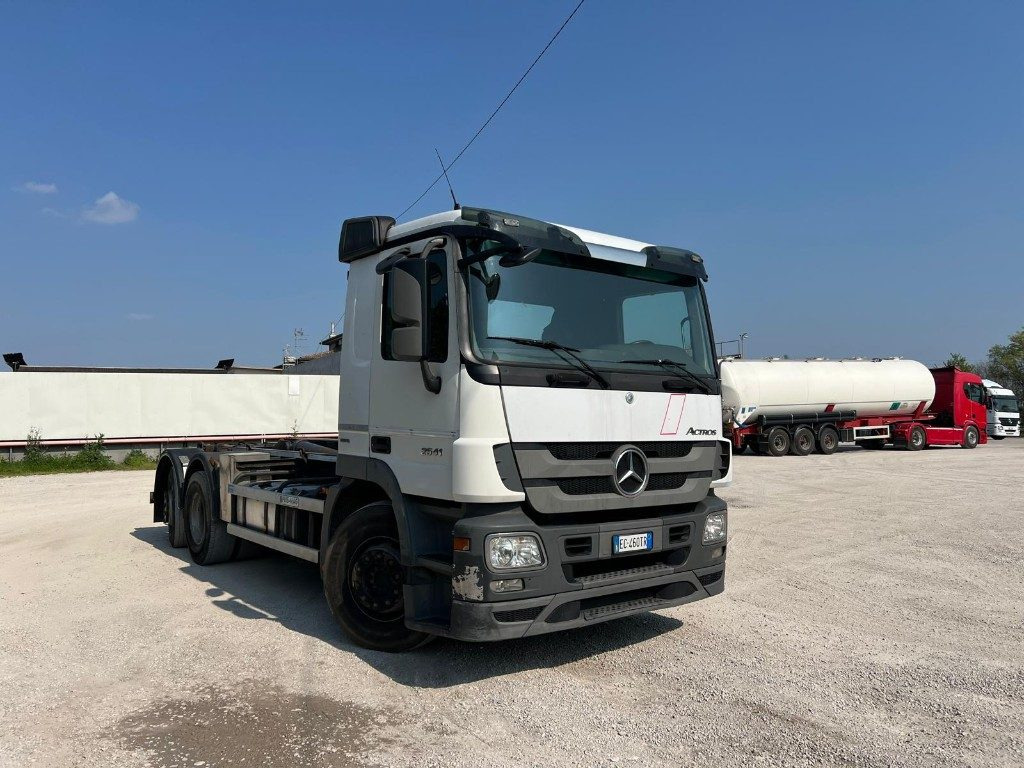 MERCEDES-BENZ MERCEDES ACTROS 25.41 SCARRABILE - Haakarmsysteem vrachtwagen: afbeelding 2 MERCEDES-BENZ MERCEDES ACTROS 25.41 SCARRABILE - Haakarmsysteem vrachtwagen: afbeelding 2