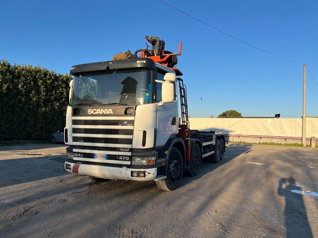 SCANIA CV R124 SCARRABILE CON GRU E POLIPO - Haakarmsysteem vrachtwagen: afbeelding 3 SCANIA CV R124 SCARRABILE CON GRU E POLIPO - Haakarmsysteem vrachtwagen: afbeelding 3