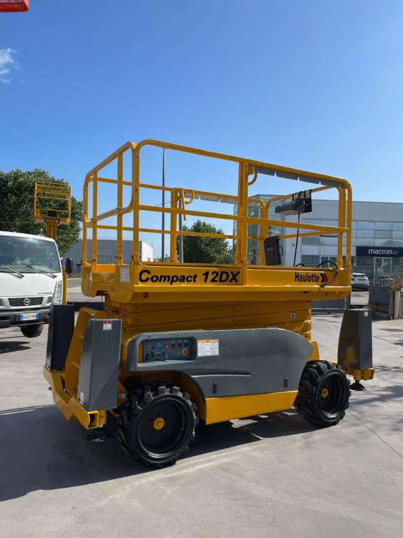 Haulotte COMPACT 12DX - Schaarlift: afbeelding 3 Haulotte COMPACT 12DX - Schaarlift: afbeelding 3