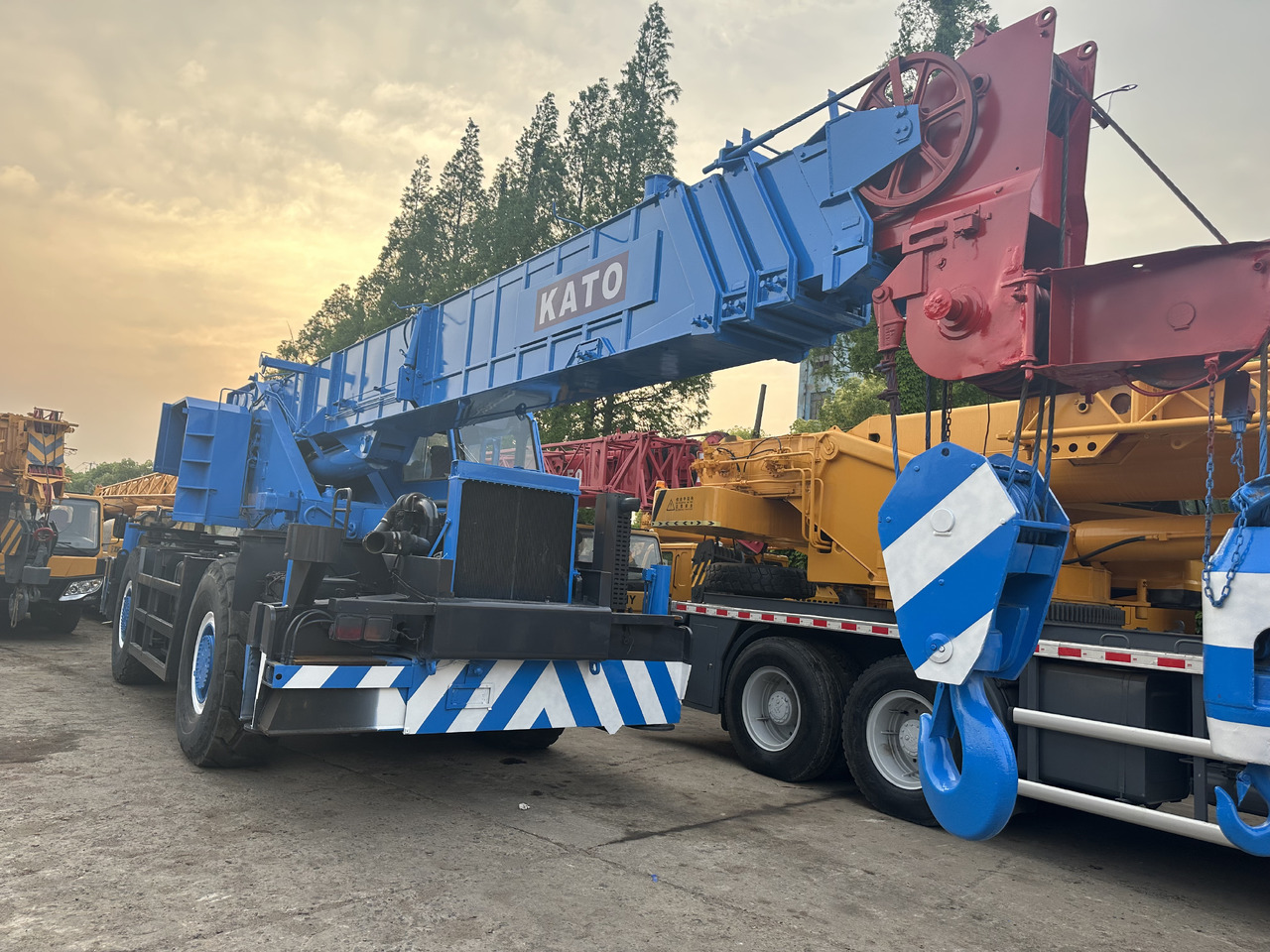 KATO KR500H SS500 KR50H 50 Ton rough terrain crane - Ruwterreinkraan: afbeelding 1 KATO KR500H SS500 KR50H 50 Ton rough terrain crane - Ruwterreinkraan: afbeelding 1