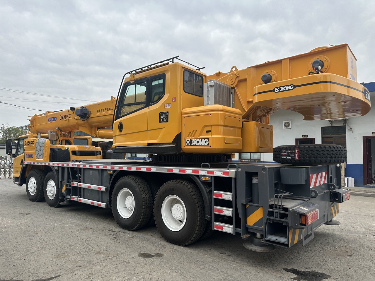 XCMG QY50KC 50 Ton 55ton truck crane - Mobiele kraan: afbeelding 2 XCMG QY50KC 50 Ton 55ton truck crane - Mobiele kraan: afbeelding 2