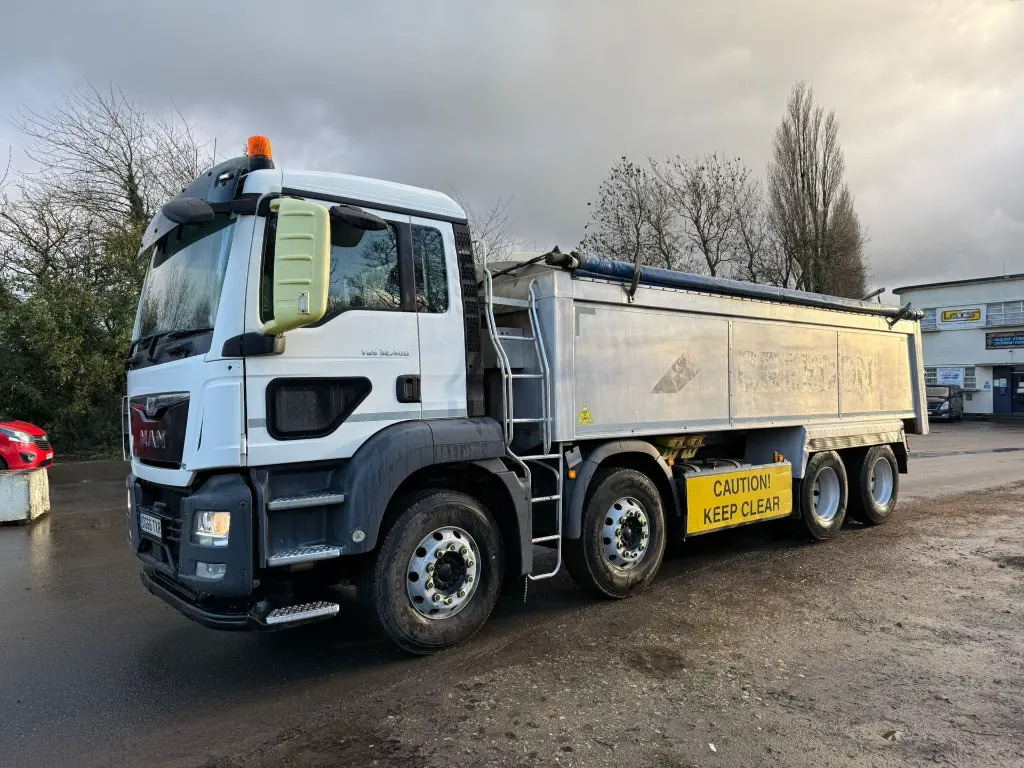 MAN TGS 32.400 Tipper 8x4 - RHD - Kipper vrachtwagen: afbeelding 2 MAN TGS 32.400 Tipper 8x4 - RHD - Kipper vrachtwagen: afbeelding 2