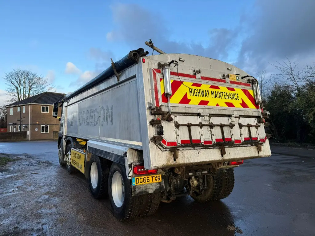 MAN TGS 32.400 Tipper 8x4 - RHD - Kipper vrachtwagen: afbeelding 4 MAN TGS 32.400 Tipper 8x4 - RHD - Kipper vrachtwagen: afbeelding 4