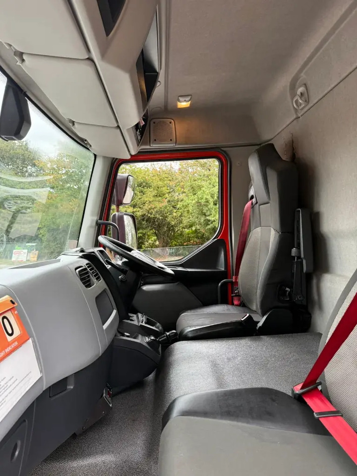 Koelwagen vrachtwagen Renault D16 High - Fridgebox: afbeelding 13 Koelwagen vrachtwagen Renault D16 High - Fridgebox: afbeelding 13