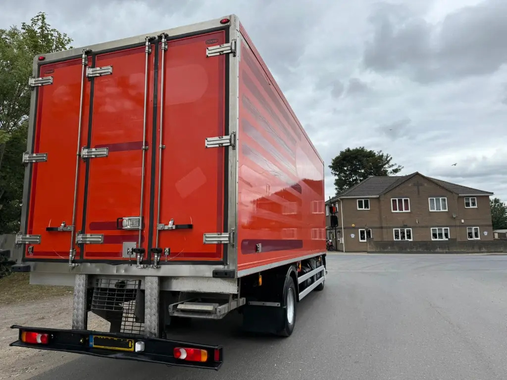 Koelwagen vrachtwagen Renault D16 High - Fridgebox: afbeelding 8 Koelwagen vrachtwagen Renault D16 High - Fridgebox: afbeelding 8