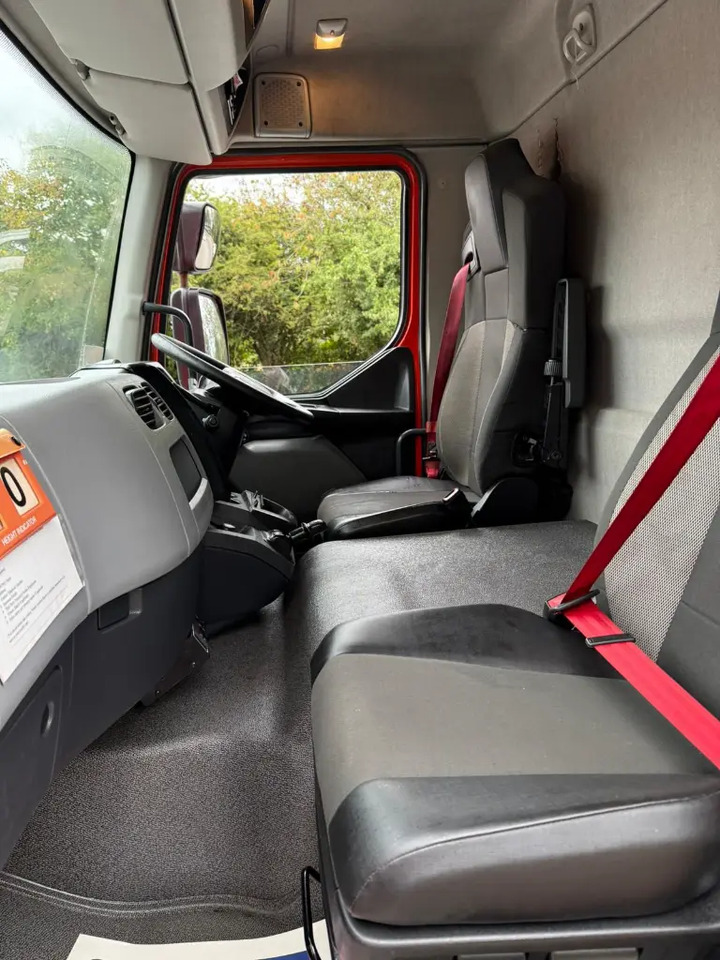 Koelwagen vrachtwagen Renault D16 High - Fridgebox: afbeelding 11 Koelwagen vrachtwagen Renault D16 High - Fridgebox: afbeelding 11