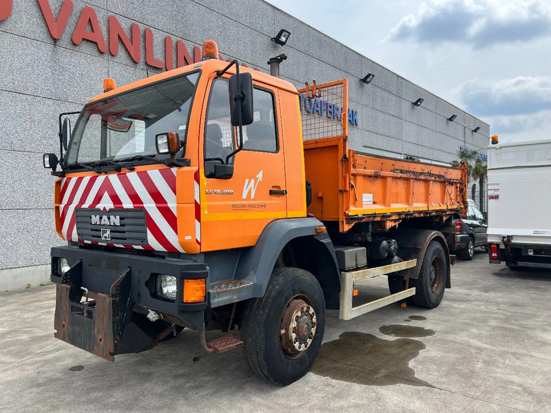 MAN LE 18.280 4x4 - Kipper vrachtwagen: afbeelding 1 MAN LE 18.280 4x4 - Kipper vrachtwagen: afbeelding 1