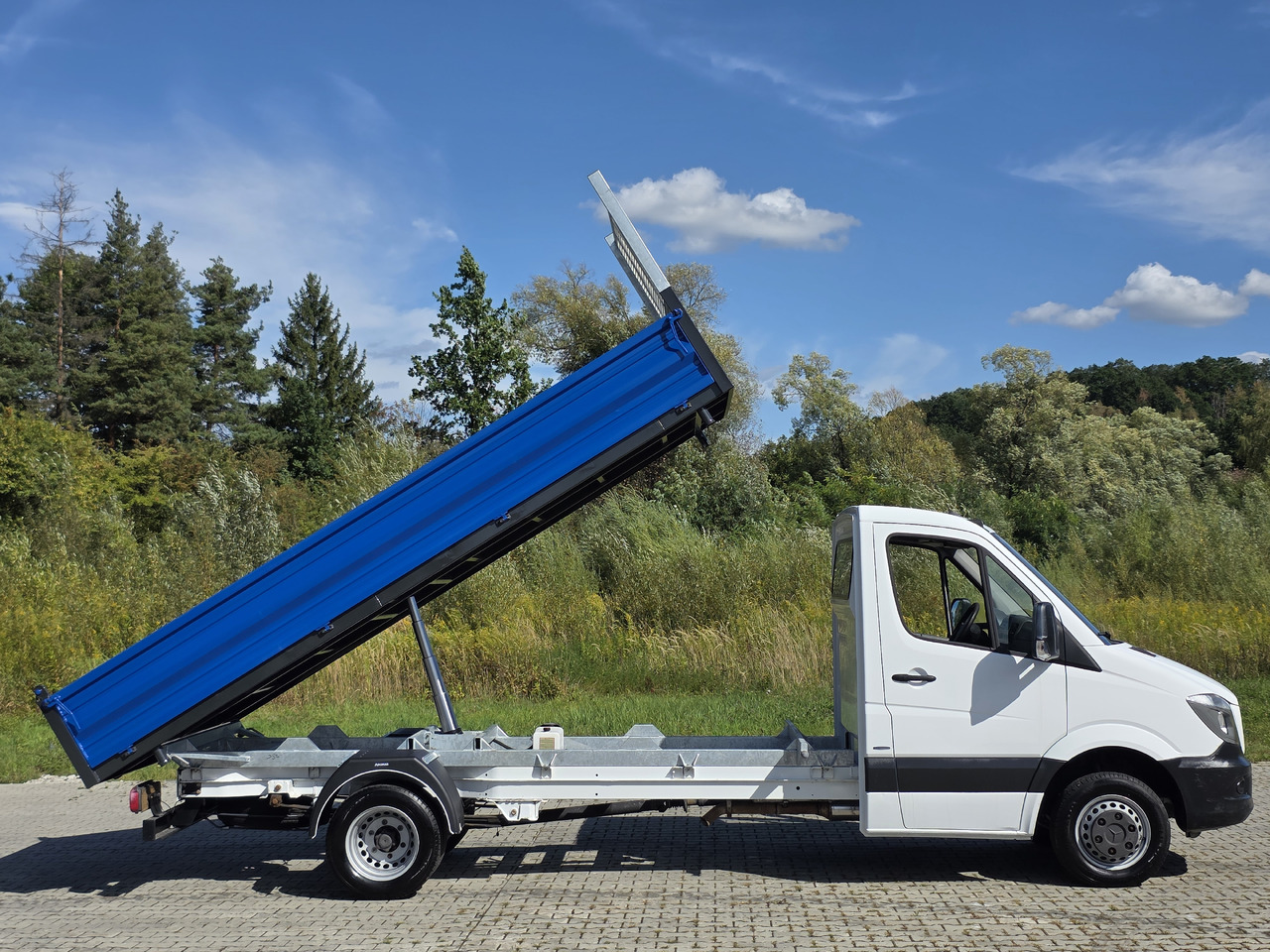 MERCEDES-BENZ Sprinter 419 CDI Wywrotka 4.50 M ! Kiper 3-Stronny ! Klima ! 3.0 CDI * 190 Km ! - Kipper bestelwagen: afbeelding 3 MERCEDES-BENZ Sprinter 419 CDI Wywrotka 4.50 M ! Kiper 3-Stronny ! Klima ! 3.0 CDI * 190 Km ! - Kipper bestelwagen: afbeelding 3