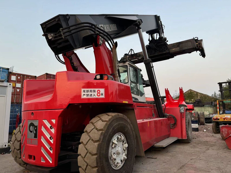 Kalmar DRU450 - Reach stacker: afbeelding 1 Kalmar DRU450 - Reach stacker: afbeelding 1