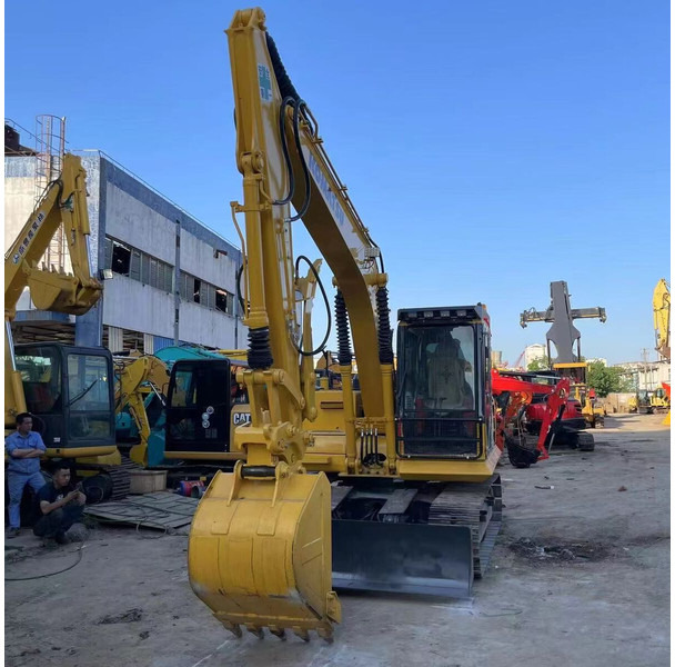 Komatsu PC130 - Rupsgraafmachine: afbeelding 1 Komatsu PC130 - Rupsgraafmachine: afbeelding 1