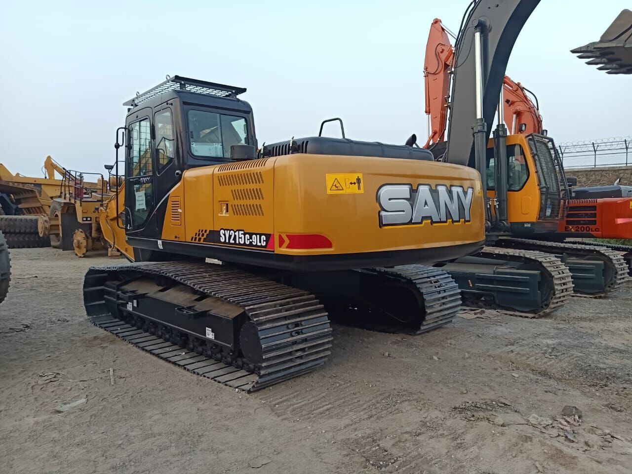 New Sany SY 215 MITSUBISHI ENGINE tracked excavator - Rupsgraafmachine: afbeelding 1 New Sany SY 215 MITSUBISHI ENGINE tracked excavator - Rupsgraafmachine: afbeelding 1