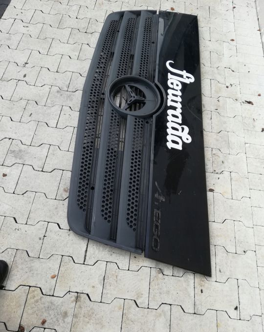ATRAPA GRILL MASKA MERCEDES ATEGO EURO6 - Motorkap: afbeelding 5 ATRAPA GRILL MASKA MERCEDES ATEGO EURO6 - Motorkap: afbeelding 5
