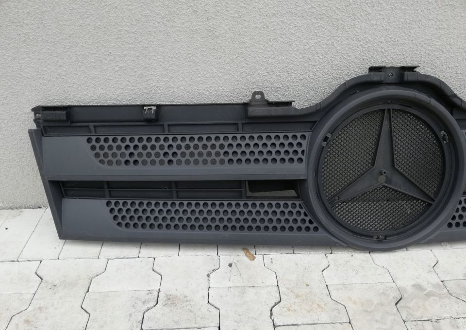 ATRAPA GRILL MERCEDES ACTROS MP4 ORYGINAŁ - Rooster voor Vrachtwagen: afbeelding 2 ATRAPA GRILL MERCEDES ACTROS MP4 ORYGINAŁ - Rooster voor Vrachtwagen: afbeelding 2