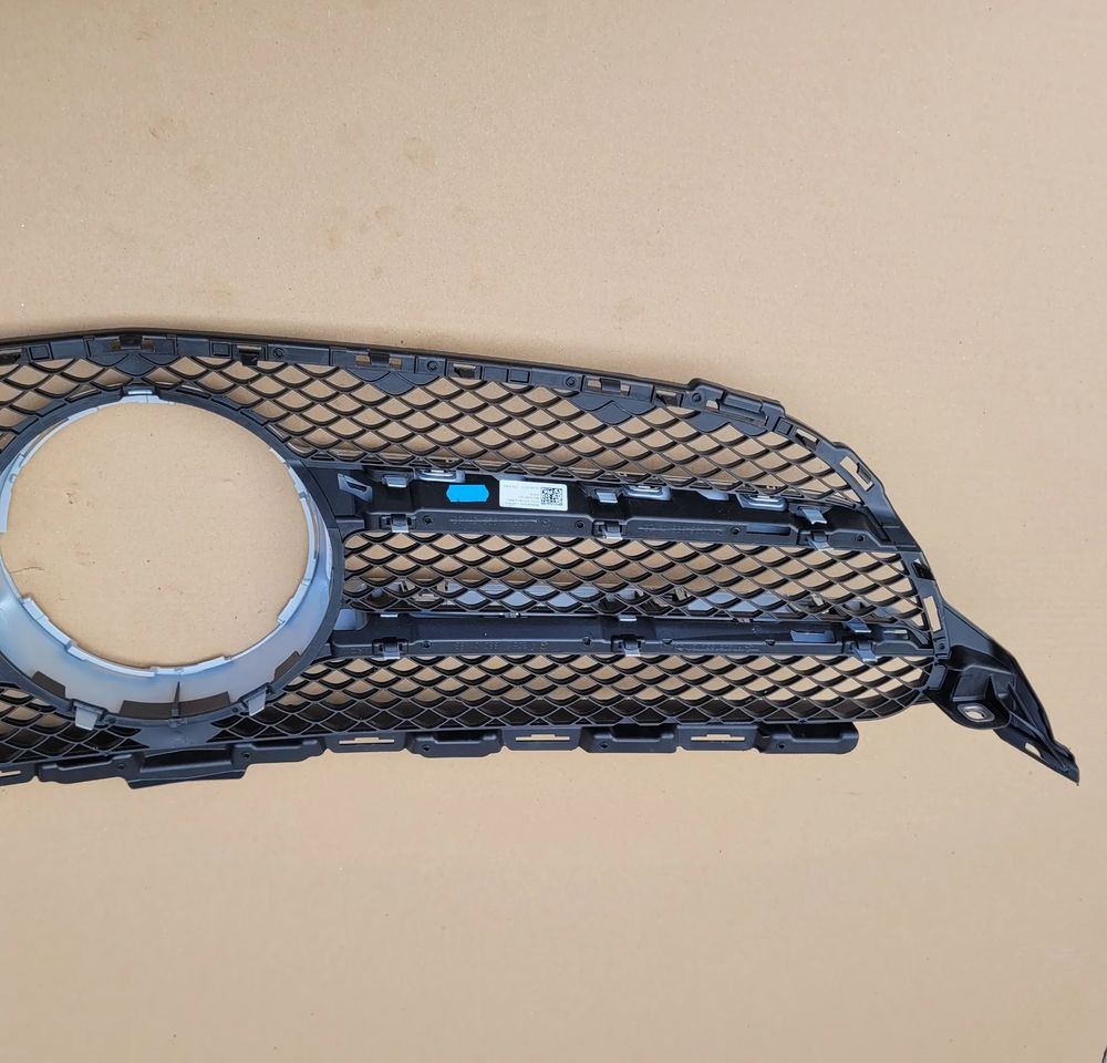 GRILL ATRAPA MERCEDES C KLASA A205 880 01 83 - Rooster voor Vrachtwagen: afbeelding 5 GRILL ATRAPA MERCEDES C KLASA A205 880 01 83 - Rooster voor Vrachtwagen: afbeelding 5