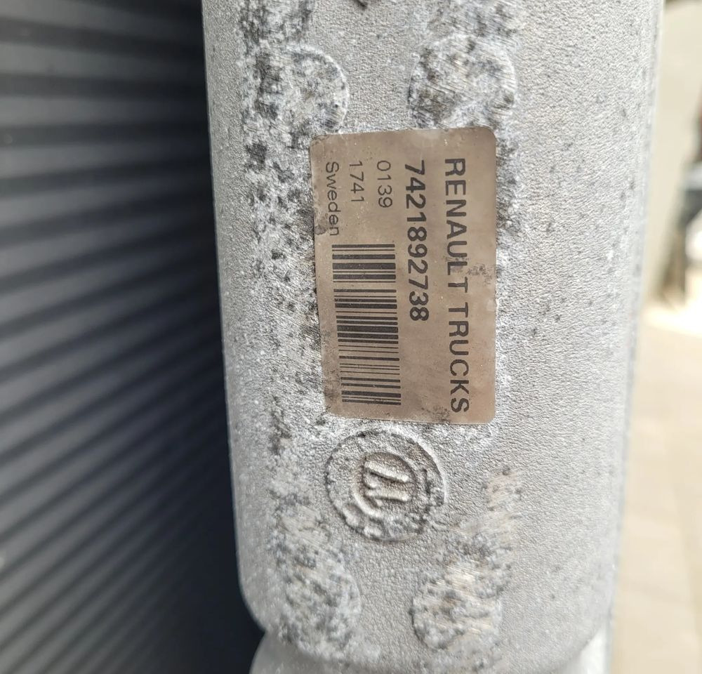 INTERCOOLER RENAULT GAMA T ORYGINAL SZCZELNA 7421892738 CHWALIM116 - Intercooler voor Vrachtwagen: afbeelding 3 INTERCOOLER RENAULT GAMA T ORYGINAL SZCZELNA 7421892738 CHWALIM116 - Intercooler voor Vrachtwagen: afbeelding 3