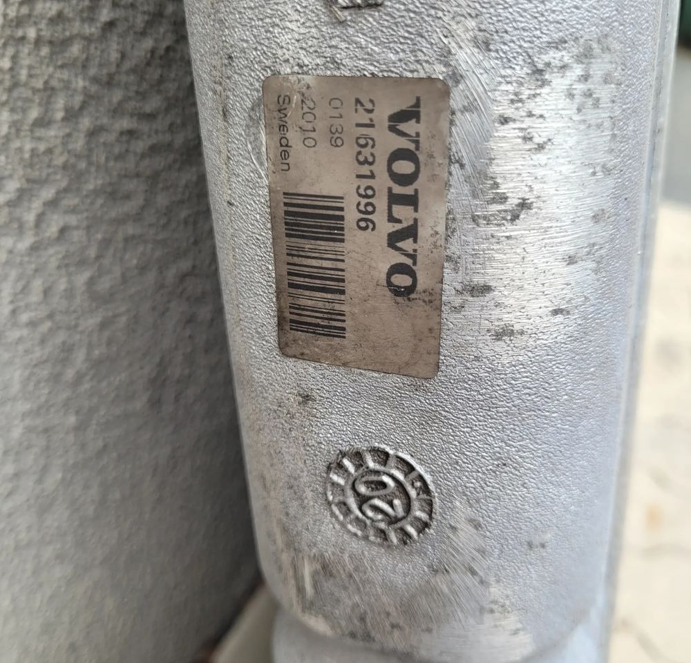 INTERCOOLER VOLVO FH4 RENAULT RANGE T 21631996 ORYGINAŁ CHWALIM116 - Intercooler voor Vrachtwagen: afbeelding 3 INTERCOOLER VOLVO FH4 RENAULT RANGE T 21631996 ORYGINAŁ CHWALIM116 - Intercooler voor Vrachtwagen: afbeelding 3