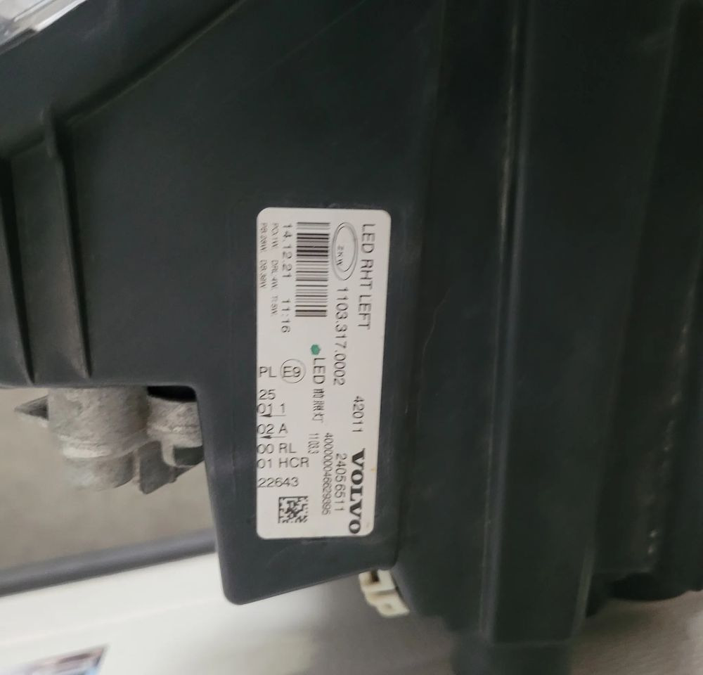 LAMPA LED LH VOLVO FH5 ORYGINAŁ 24056511 CHWALIM116 - Lichten/ Verlichting voor Vrachtwagen: afbeelding 4 LAMPA LED LH VOLVO FH5 ORYGINAŁ 24056511 CHWALIM116 - Lichten/ Verlichting voor Vrachtwagen: afbeelding 4