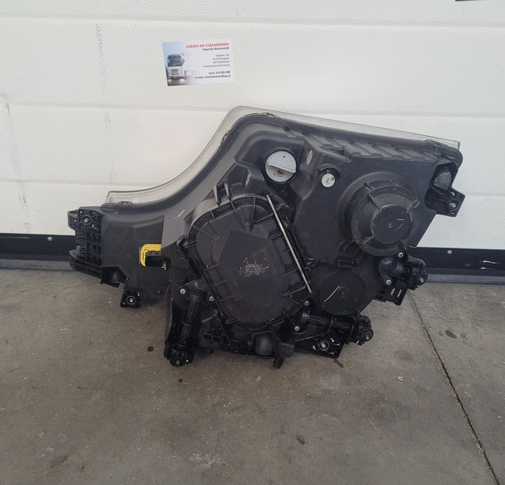 LAMPA RH MERCEDES ACTROS MP4 A9608200339 CHWALIM116 - Lichten/ Verlichting voor Vrachtwagen: afbeelding 3 LAMPA RH MERCEDES ACTROS MP4 A9608200339 CHWALIM116 - Lichten/ Verlichting voor Vrachtwagen: afbeelding 3