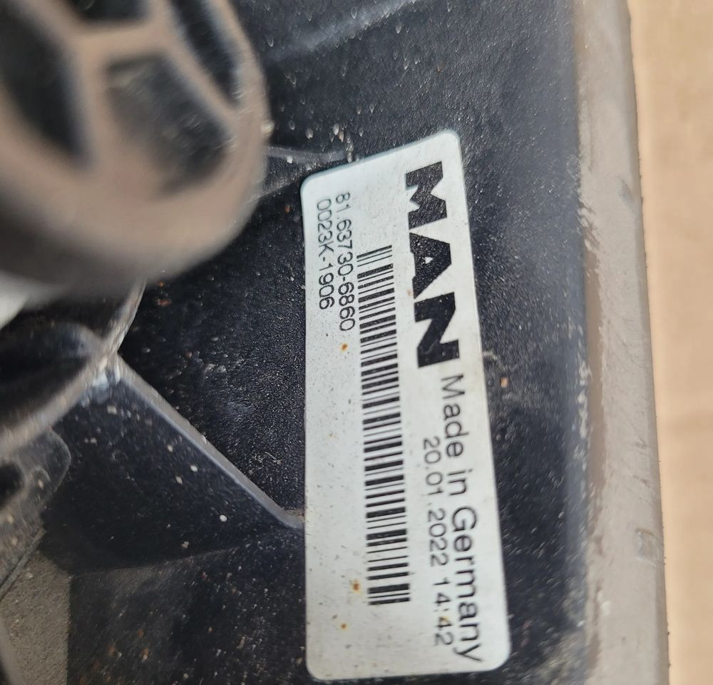 LUSTERKO LUSTERKA RH MAN TG3 ORYGINAŁ 81.63730-6860 CHWALIM116 - Achteruitkijkspiegel voor Vrachtwagen: afbeelding 3 LUSTERKO LUSTERKA RH MAN TG3 ORYGINAŁ 81.63730-6860 CHWALIM116 - Achteruitkijkspiegel voor Vrachtwagen: afbeelding 3