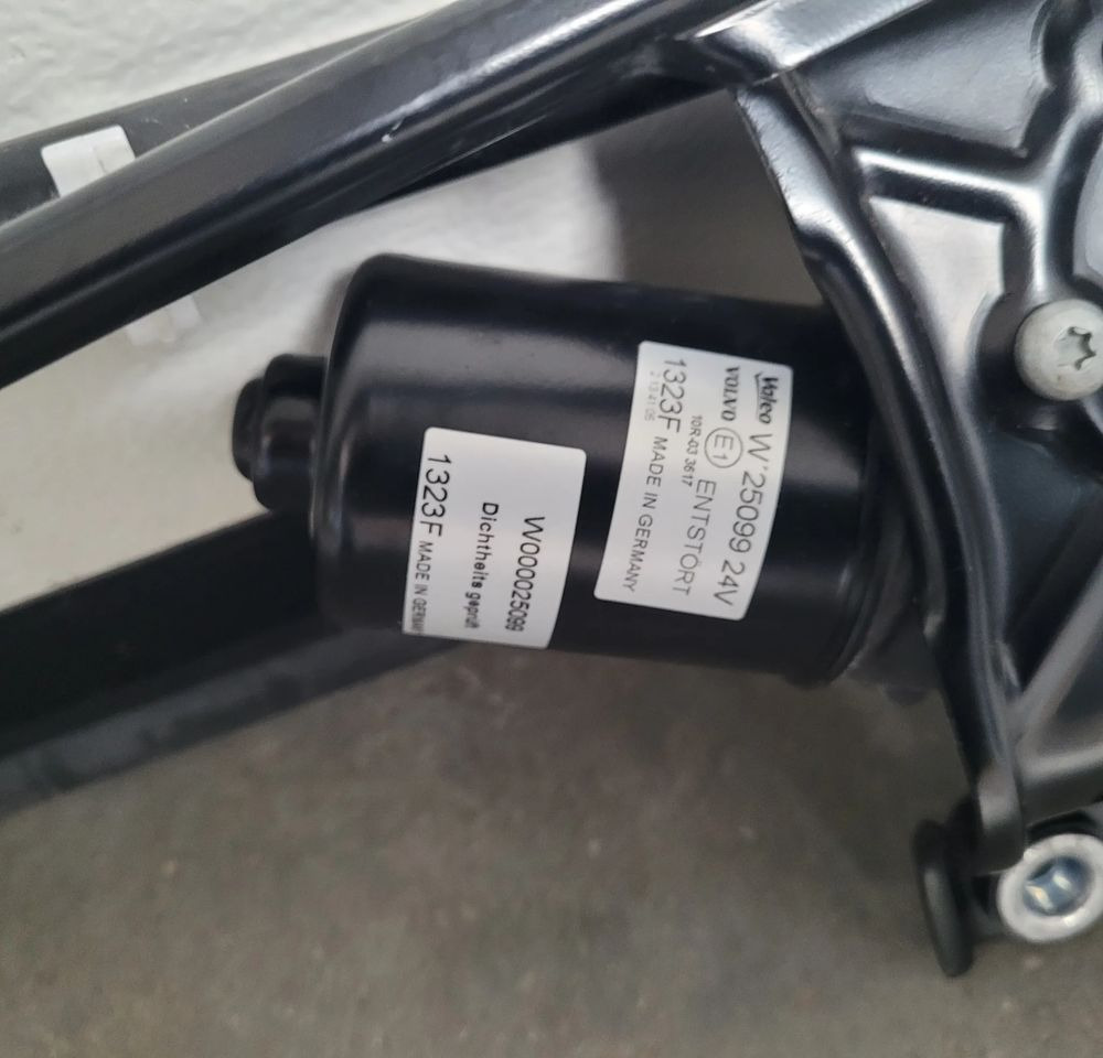 MECHANIZM WYCIERACZEK VOLVO FH4 FH5 ORYGINAŁ NOWY CHWALIM116 - Ruitenwisser voor Vrachtwagen: afbeelding 4 MECHANIZM WYCIERACZEK VOLVO FH4 FH5 ORYGINAŁ NOWY CHWALIM116 - Ruitenwisser voor Vrachtwagen: afbeelding 4