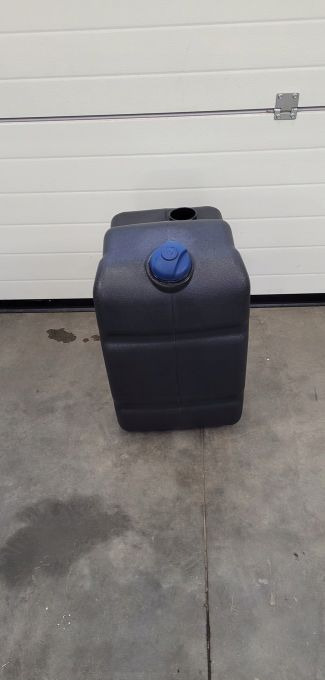 ZBIORNIK AD BLUE VOLVO FH4 21645367 - AdBlue Tank voor Vrachtwagen: afbeelding 2 ZBIORNIK AD BLUE VOLVO FH4 21645367 - AdBlue Tank voor Vrachtwagen: afbeelding 2