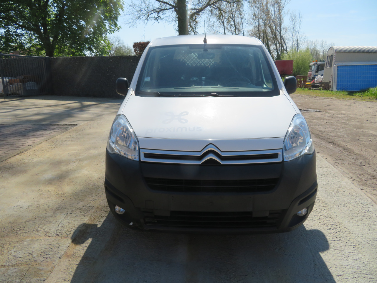 CITROËN Berlingo 1.6 BlueHDi CLUB - Gesloten bestelwagen: afbeelding 2 CITROËN Berlingo 1.6 BlueHDi CLUB - Gesloten bestelwagen: afbeelding 2