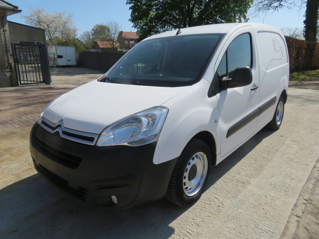 CITROËN Berlingo 1.6 BlueHDi CLUB - Gesloten bestelwagen: afbeelding 3 CITROËN Berlingo 1.6 BlueHDi CLUB - Gesloten bestelwagen: afbeelding 3