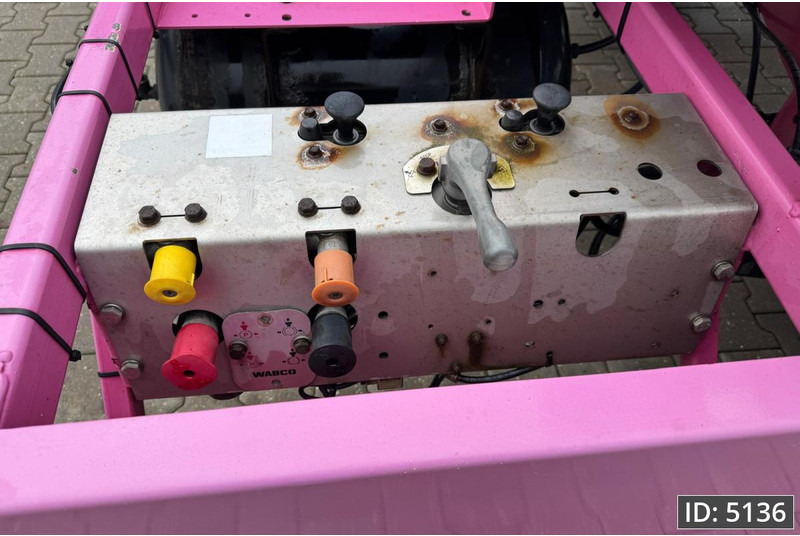 Broshuis 3UCC-39/45 Multi / 2x Extandable / 2x Lift Axle - Containertransporter/ Wissellaadbak oplegger: afbeelding 5 Broshuis 3UCC-39/45 Multi / 2x Extandable / 2x Lift Axle - Containertransporter/ Wissellaadbak oplegger: afbeelding 5