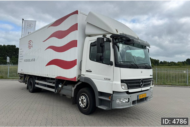 Mercedes-Benz Atego 1318 Day Cab, Euro 5, BDF / EPS automatic / DHOLLANDIA 2000KG - Containertransporter/ Wissellaadbak vrachtwagen: afbeelding 4 Mercedes-Benz Atego 1318 Day Cab, Euro 5, BDF / EPS automatic / DHOLLANDIA 2000KG - Containertransporter/ Wissellaadbak vrachtwagen: afbeelding 4