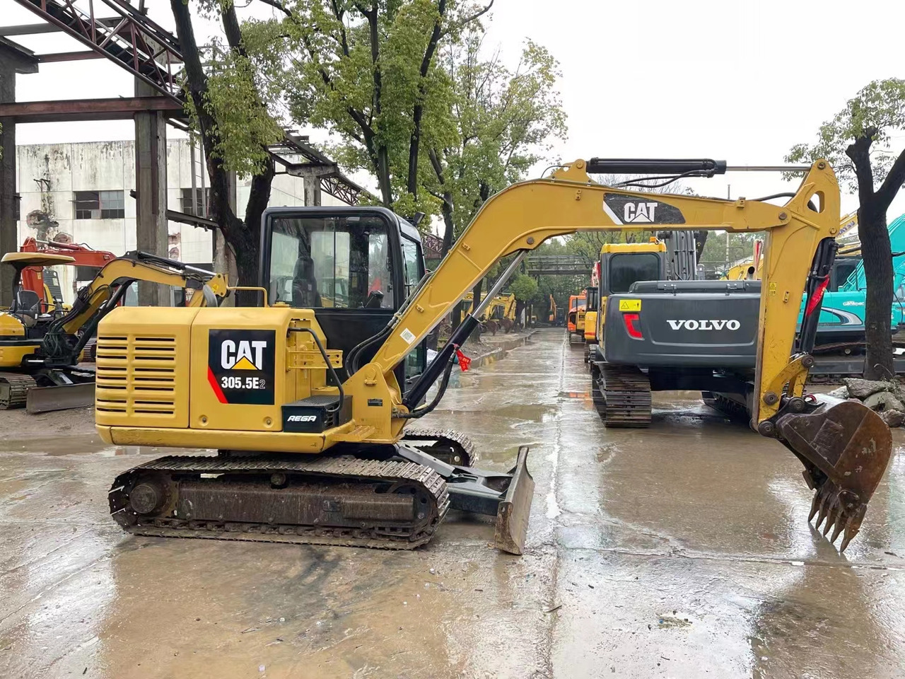 CAT 305.5E Mini excavator Click for Discount - Minigraafmachine: afbeelding 1 CAT 305.5E Mini excavator Click for Discount - Minigraafmachine: afbeelding 1