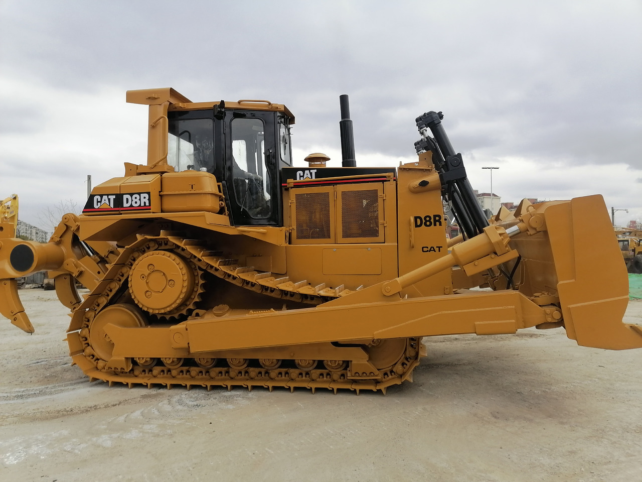 CATERPILLAR D8R - Bulldozer: afbeelding 1 CATERPILLAR D8R - Bulldozer: afbeelding 1