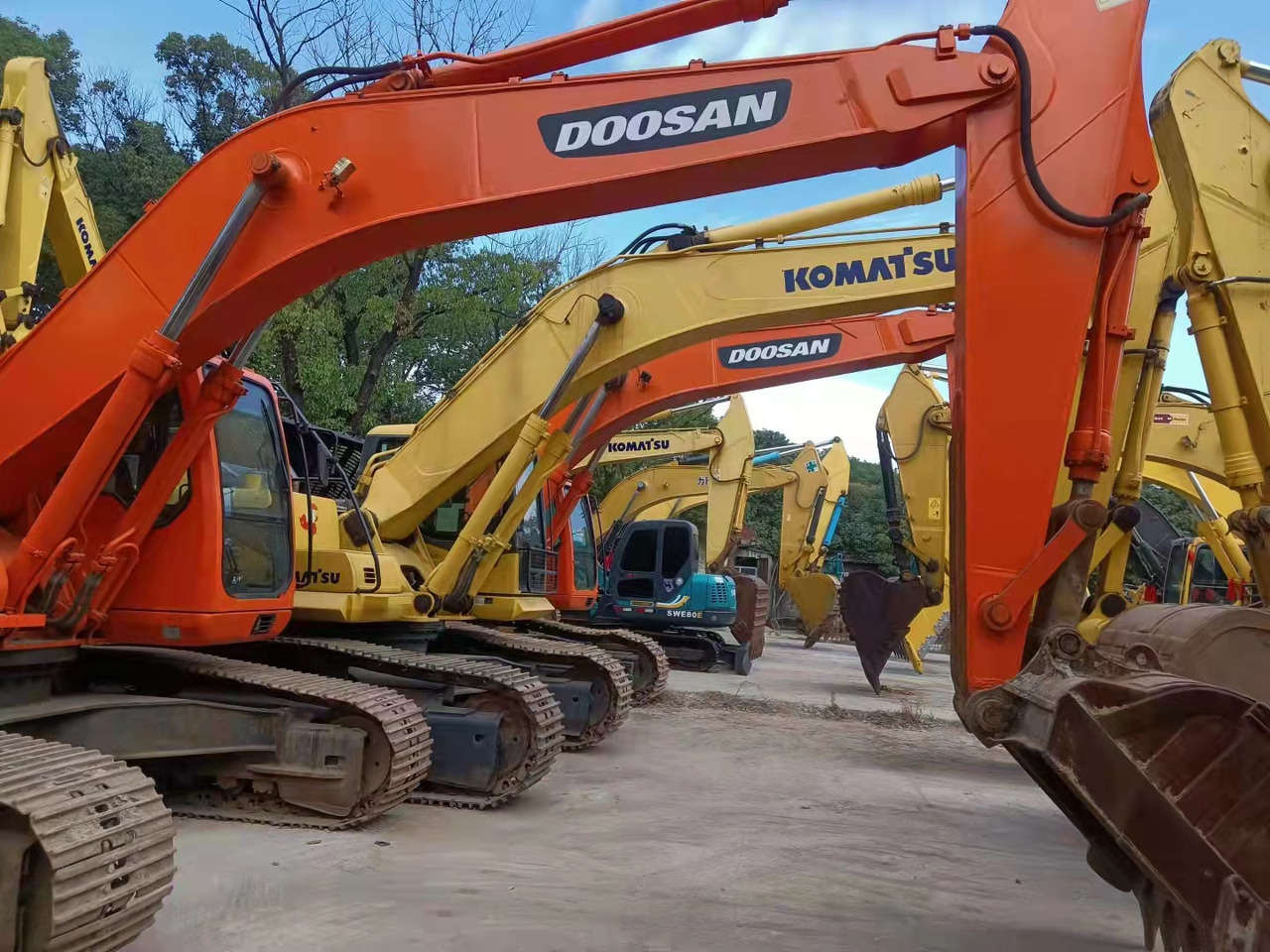 DOOSAN DH300LC-7 - Rupsgraafmachine: afbeelding 1 DOOSAN DH300LC-7 - Rupsgraafmachine: afbeelding 1