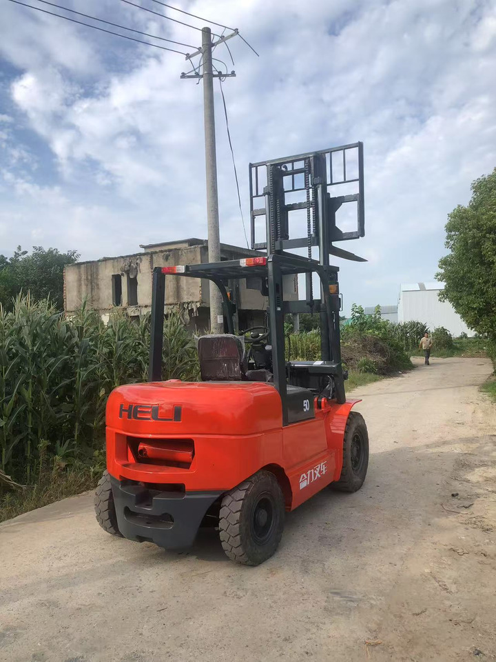 HELI 5Ton Forklift - Diesel heftruck: afbeelding 2 HELI 5Ton Forklift - Diesel heftruck: afbeelding 2