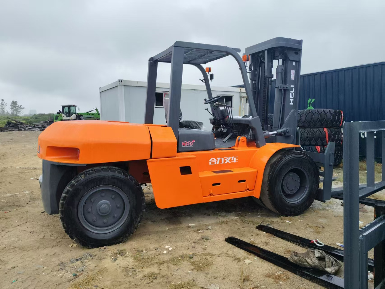 HELI Forklift 10 ton Click for Discount - Heftruck: afbeelding 1 HELI Forklift 10 ton Click for Discount - Heftruck: afbeelding 1